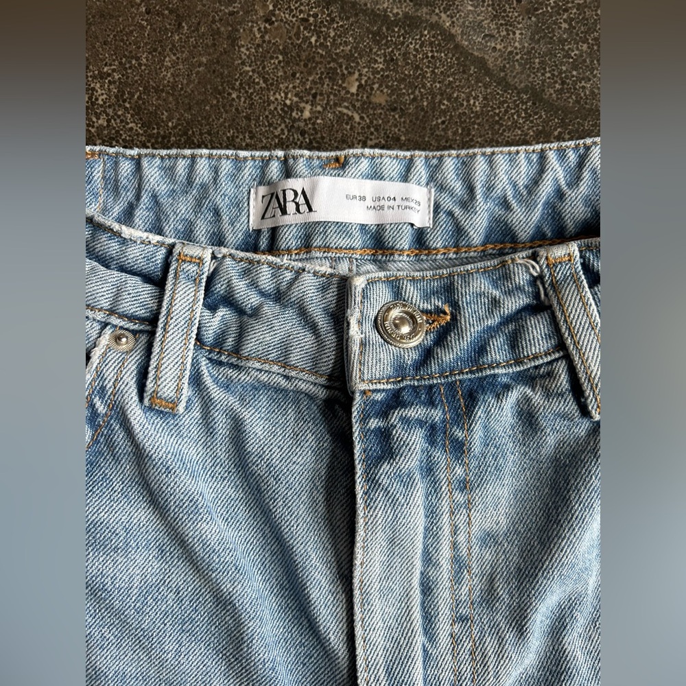 Zara | The 90’s Mom Fit Jeans - Picture 5 of 7